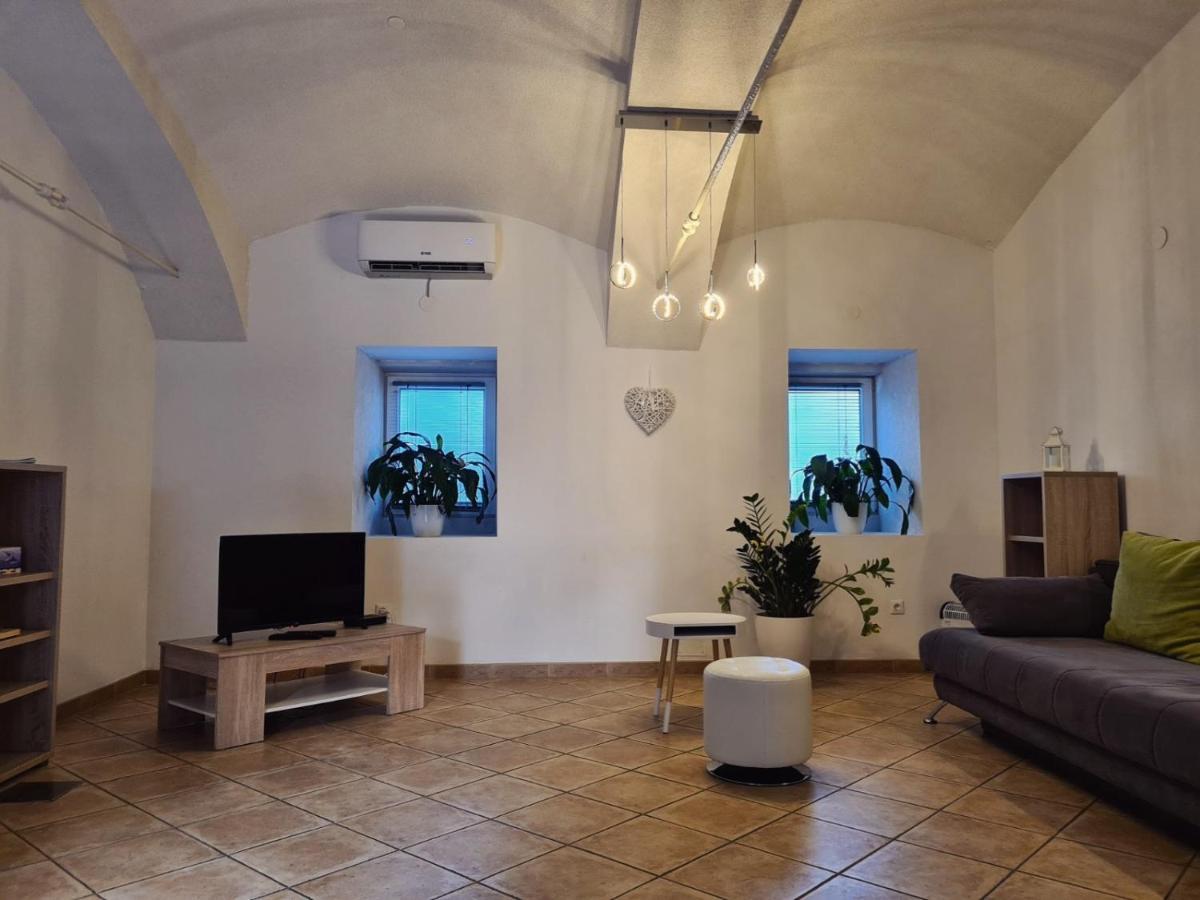 Apartment Pod Velbi Любляна Екстериор снимка