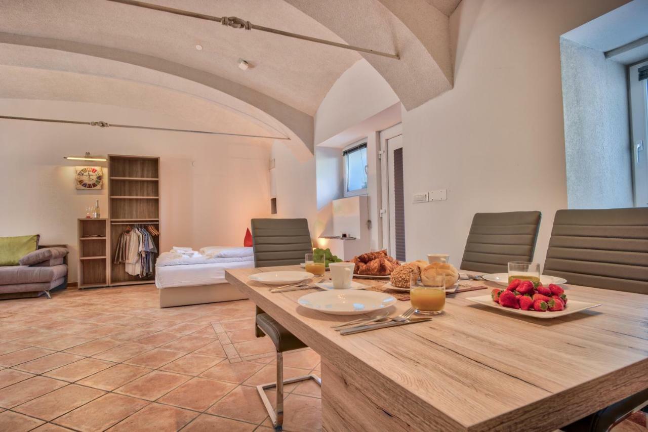 Apartment Pod Velbi Любляна Екстериор снимка