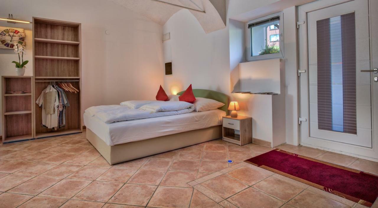 Apartment Pod Velbi Любляна Екстериор снимка